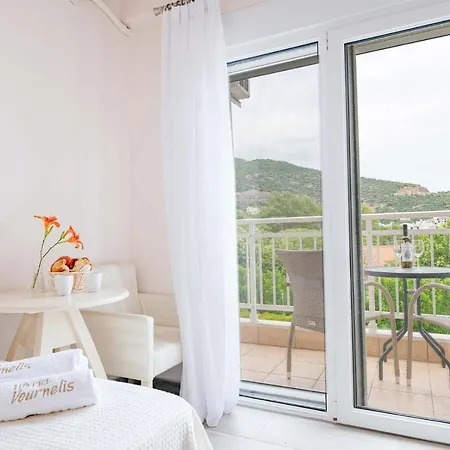 酒店 Vournelis And