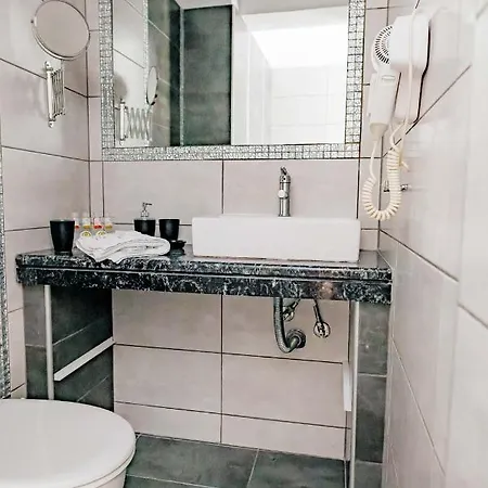 Vournelis And 3* Nea Iraklitsa