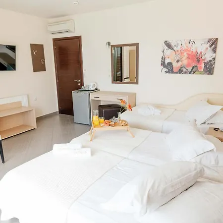 Hotel Vournelis And 3*