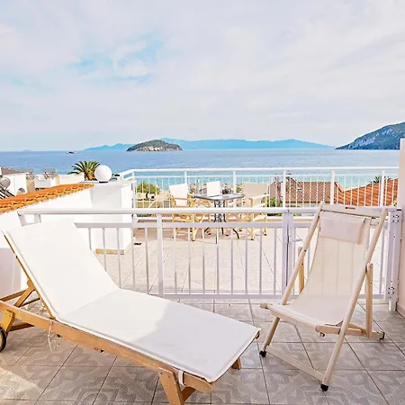 Hotel Vournelis And