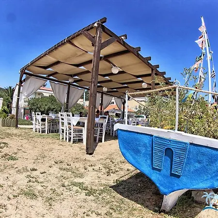 Vournelis And Hotel Nea Iraklitsa